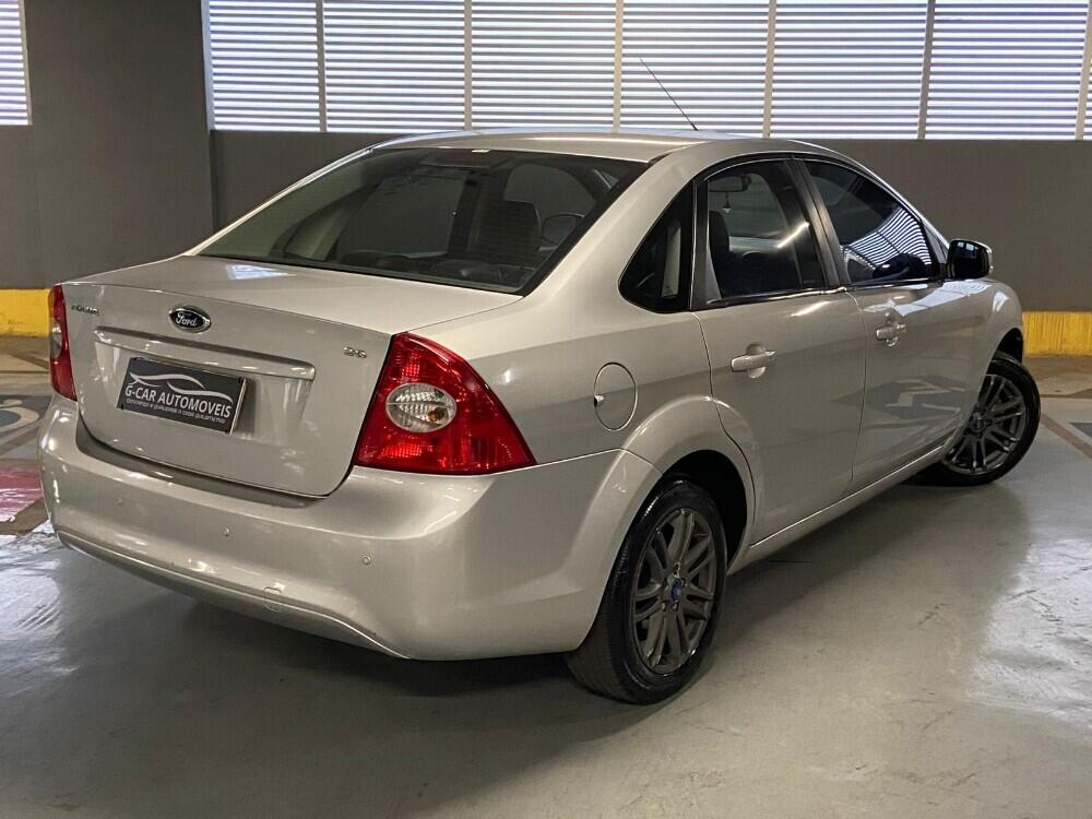 Ford Focus Sedan