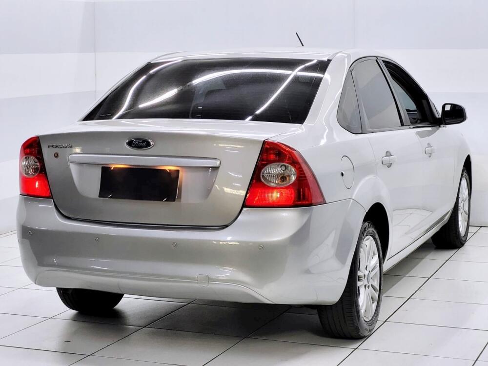 Ford Focus Sedan