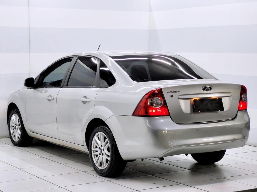 Ford Focus Sedan