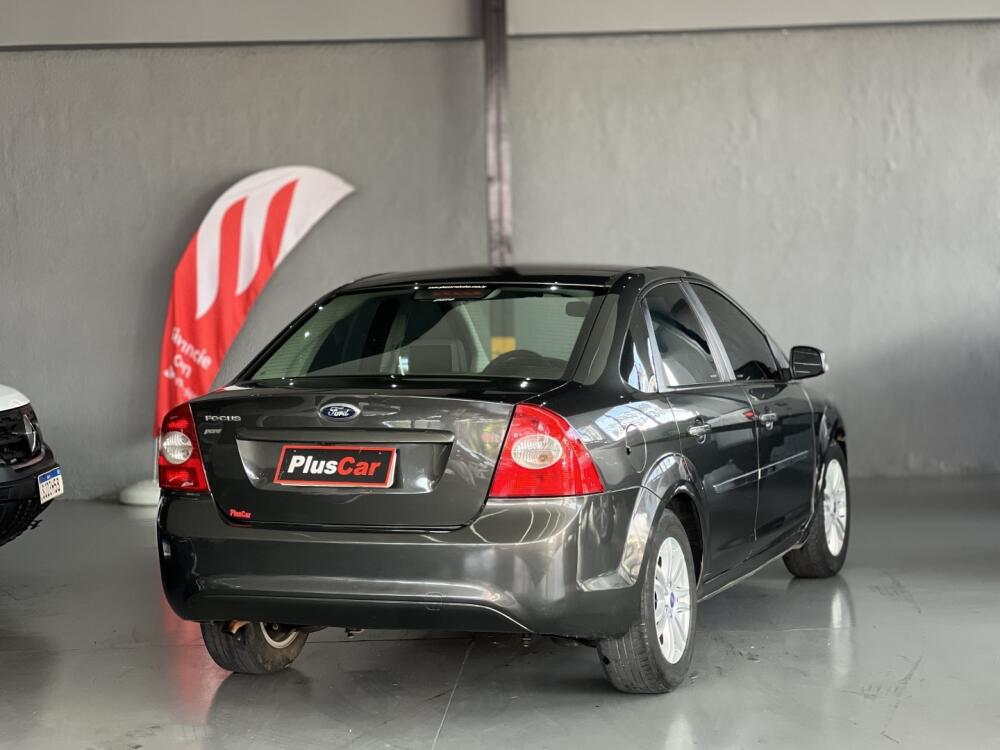 Ford Focus Sedan
