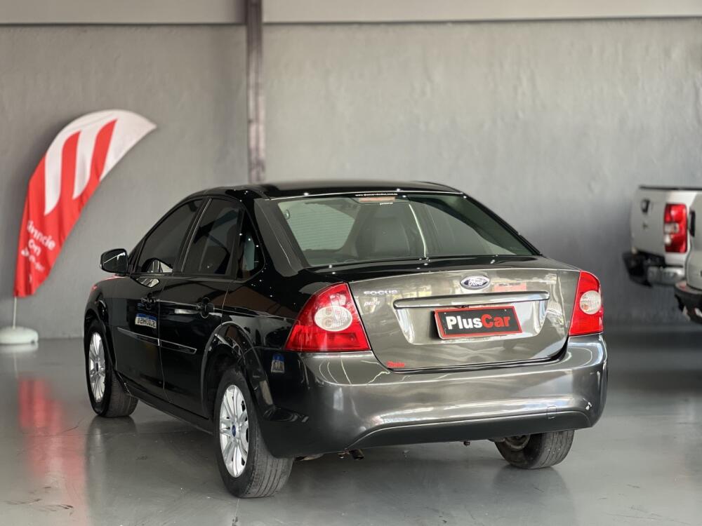 Ford Focus Sedan