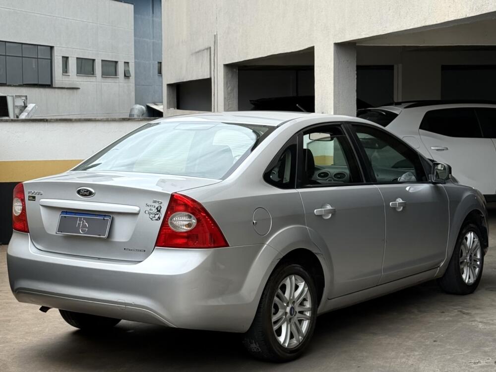Ford Focus Sedan
