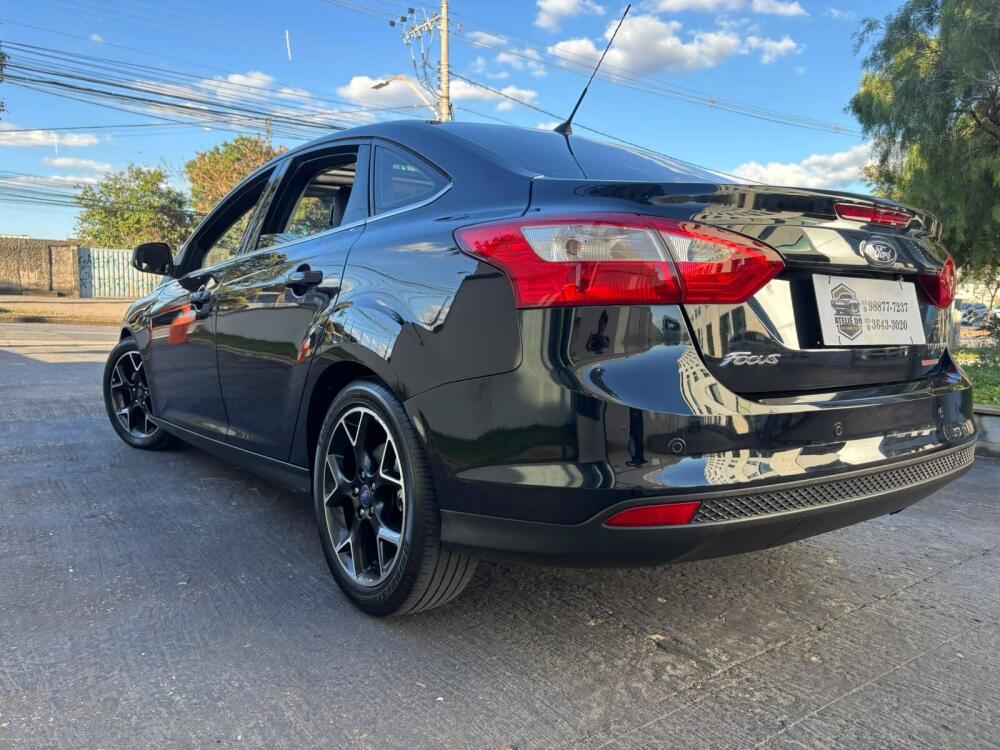 Ford Focus Sedan