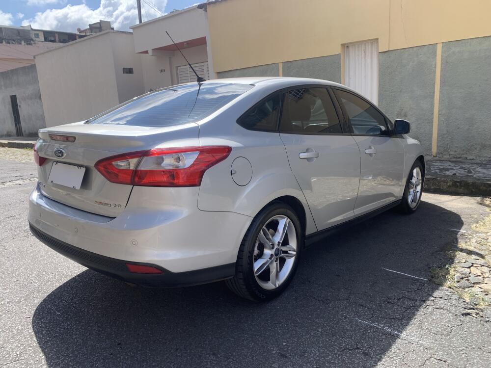 Ford Focus Sedan