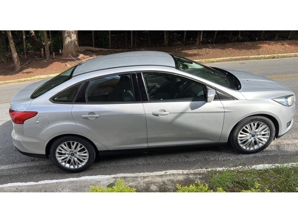 Ford Focus Sedan