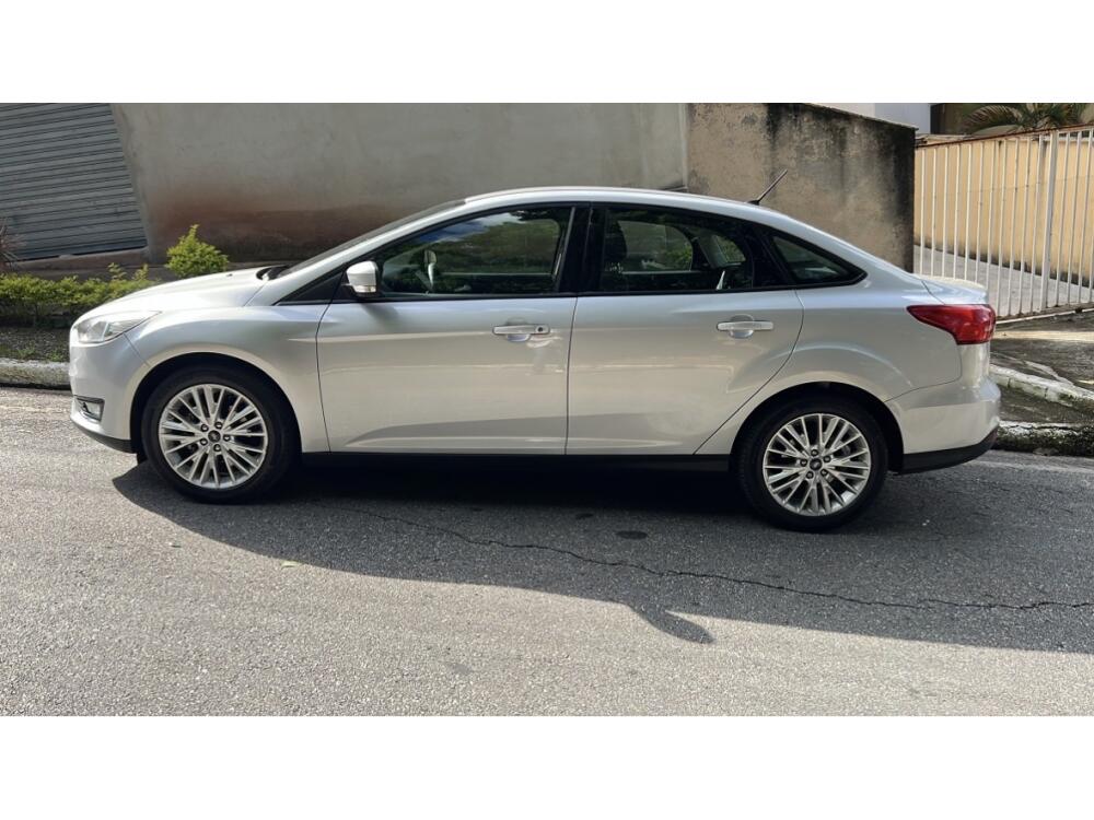 Ford Focus Sedan