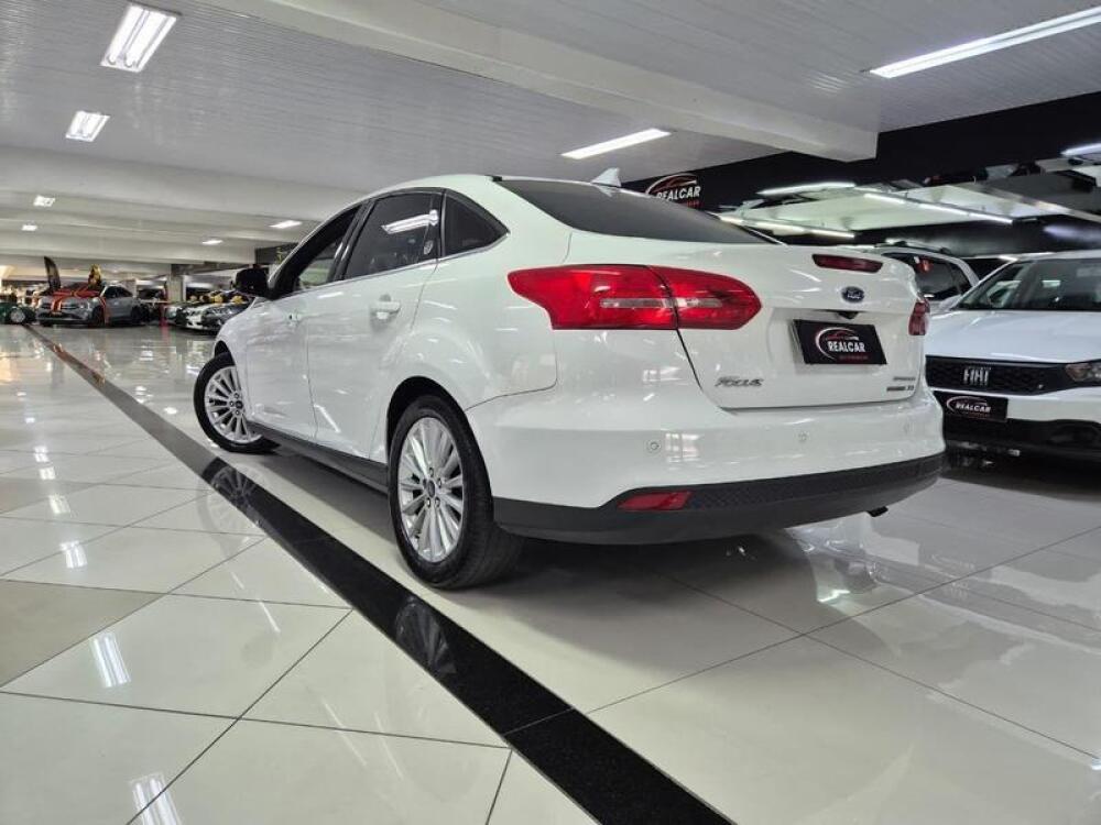Ford Focus Sedan