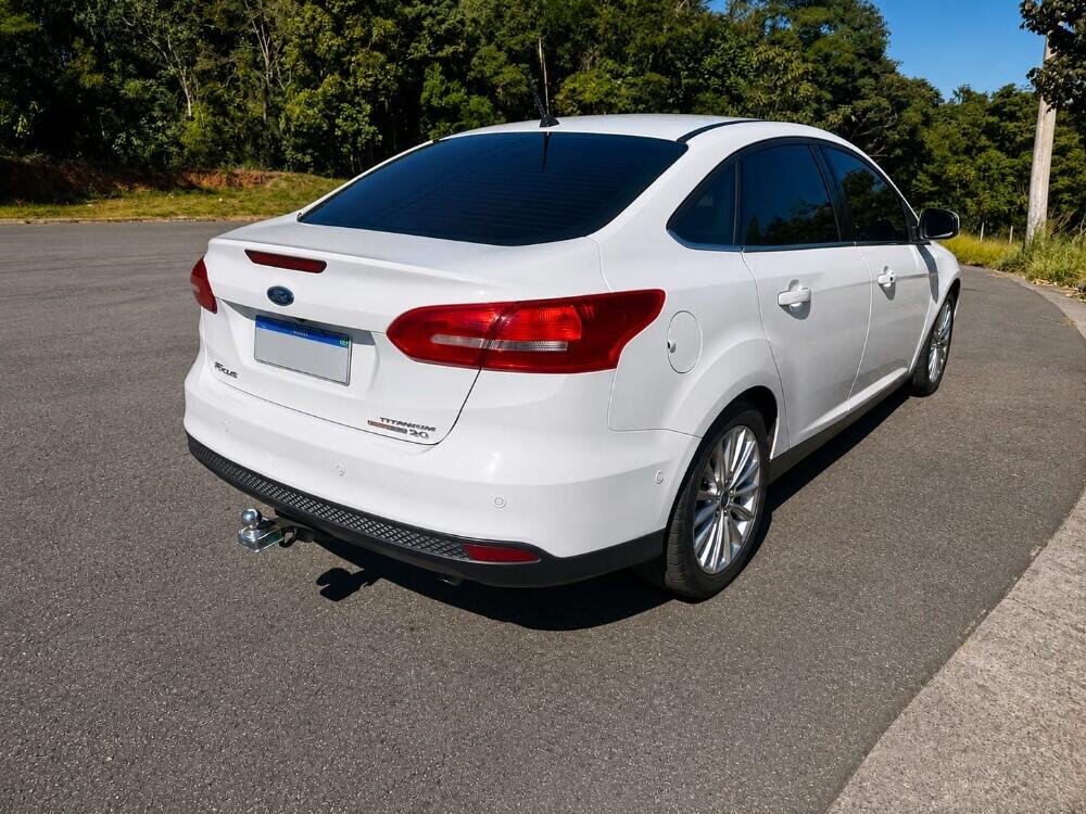 Ford Focus Sedan