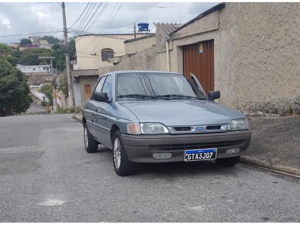 Ford Verona 2.0 8v GLX - Placa preta 1994