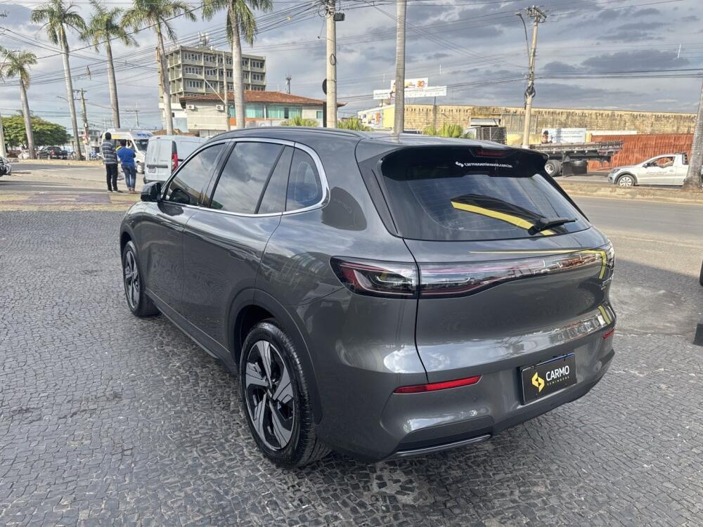 Geely EX 5