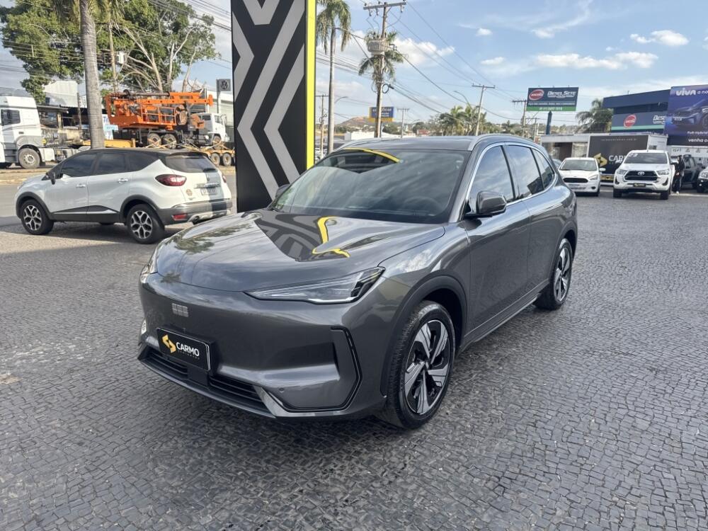 Geely EX 5