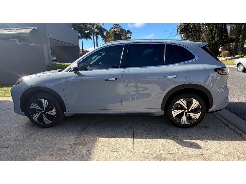 Geely EX 5