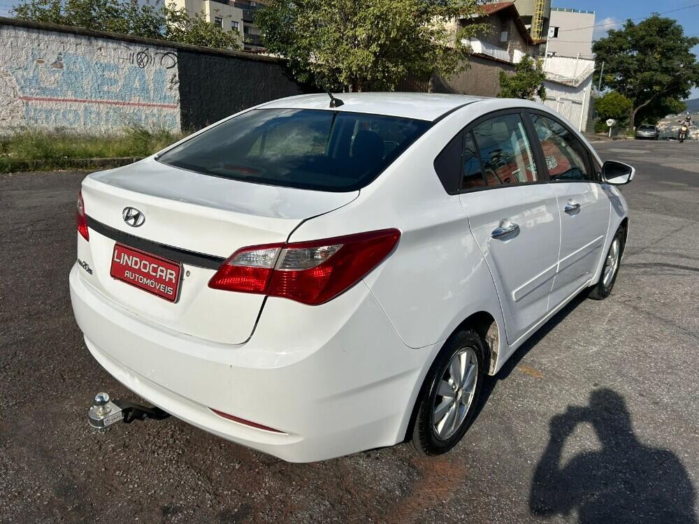 Hyundai HB20 S