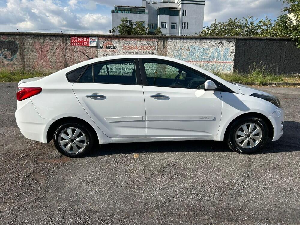 Hyundai HB20 S