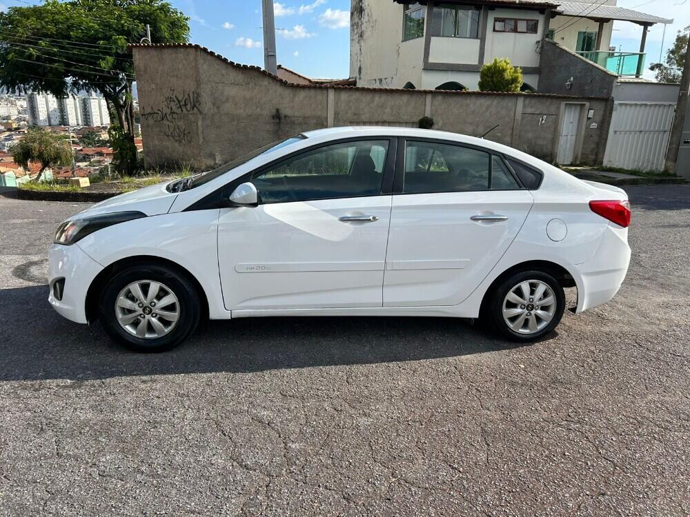 Hyundai HB20 S