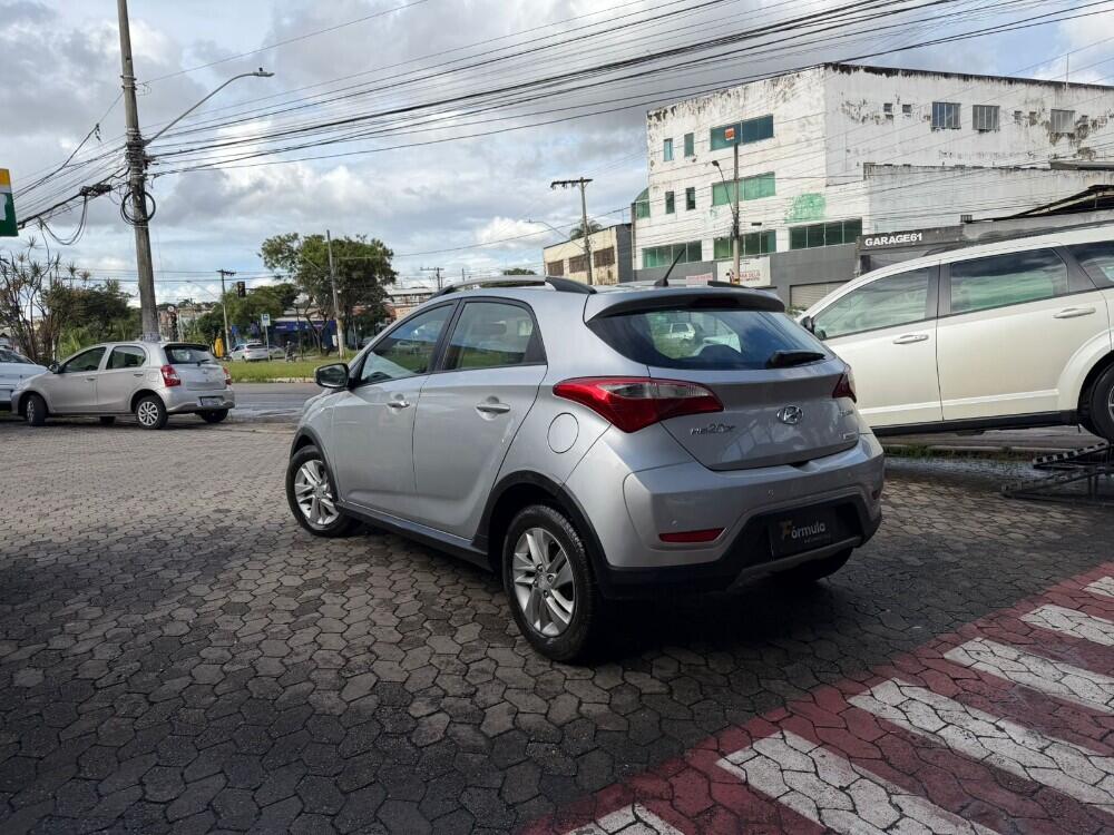 Hyundai HB20 X