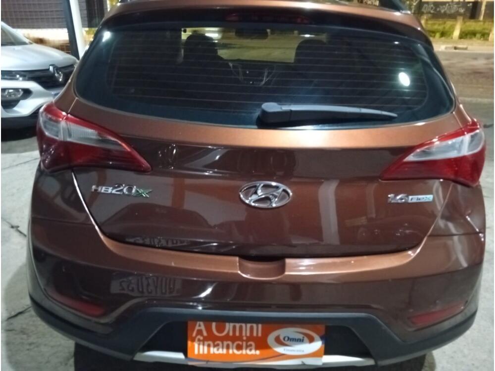 Hyundai HB20 X