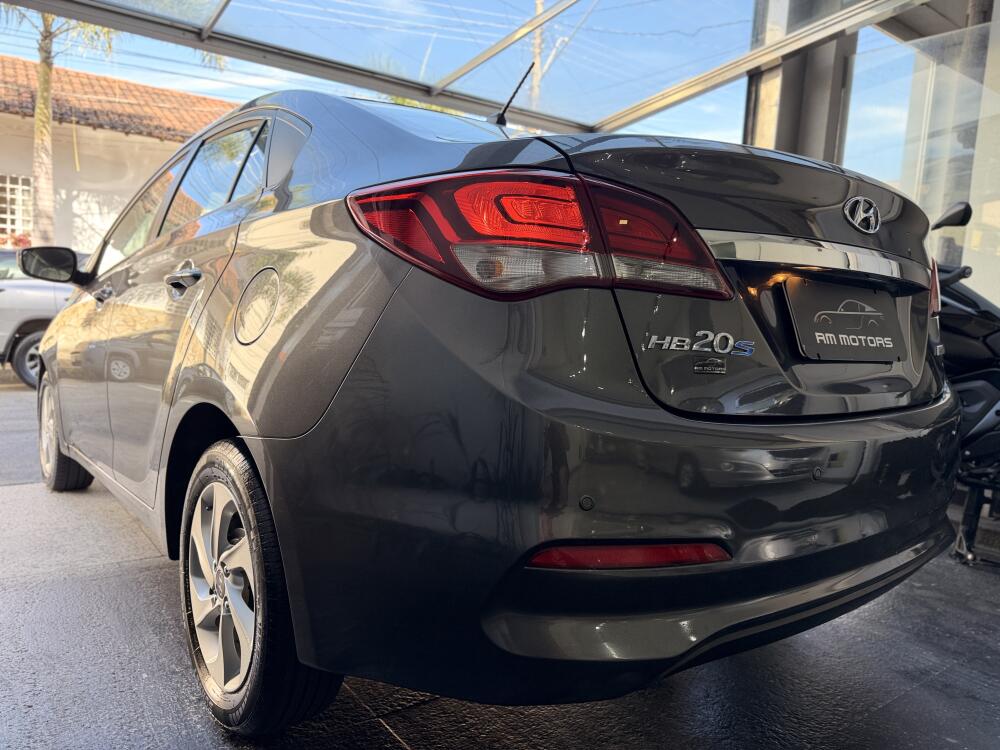 Hyundai HB20 S