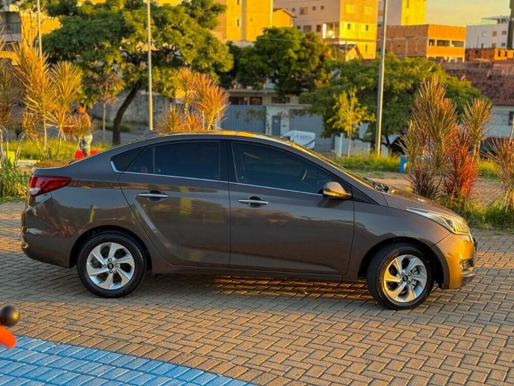 Hyundai HB20 S