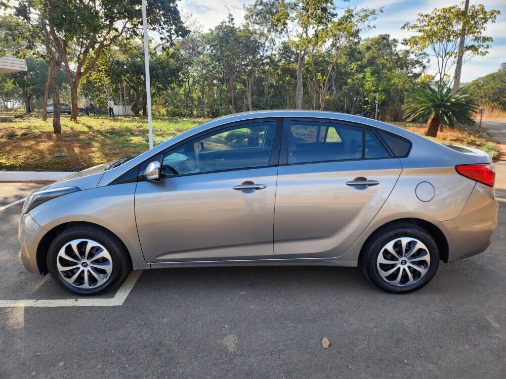Hyundai HB20 S