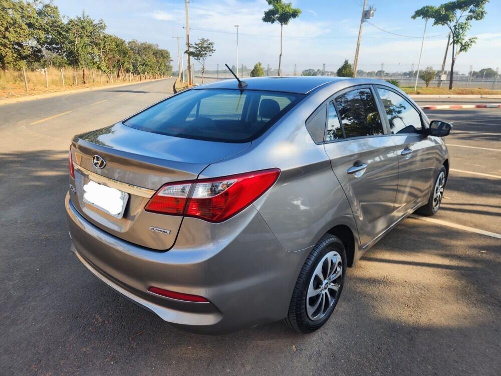 Hyundai HB20 S