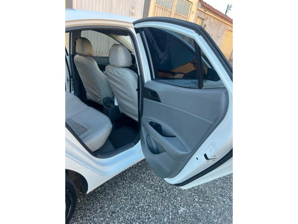 Hyundai HB20 S