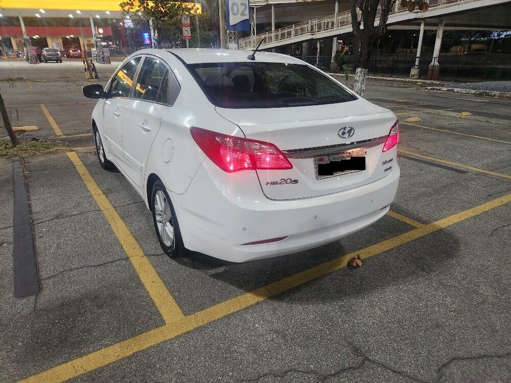 Hyundai HB20 S