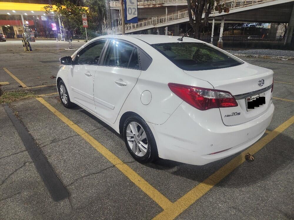 Hyundai HB20 S