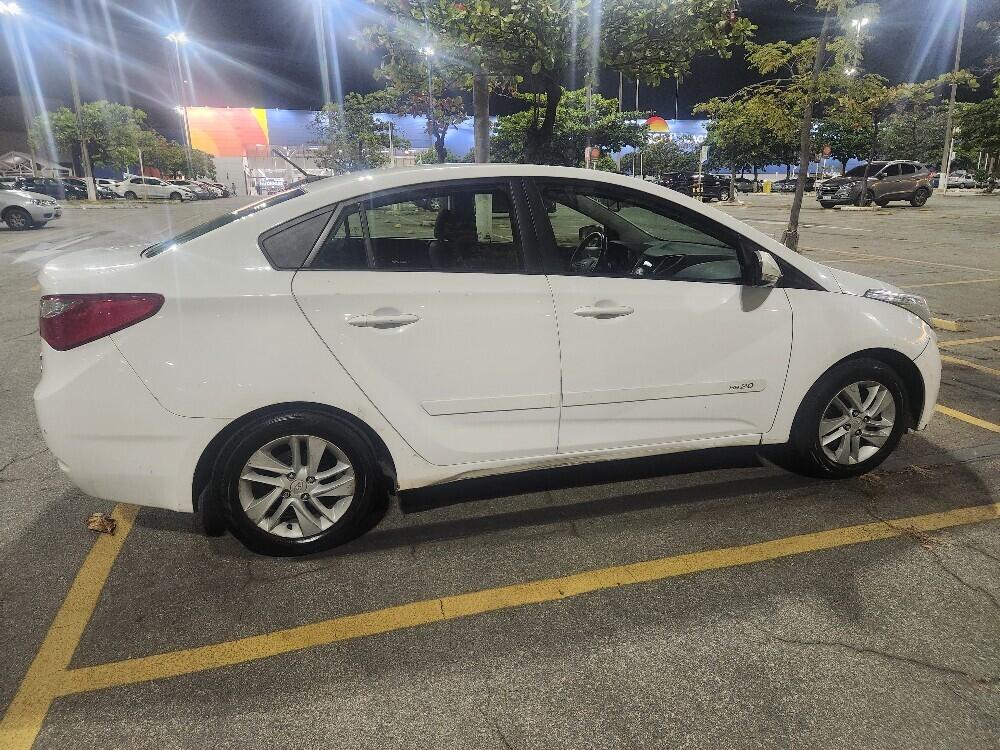 Hyundai HB20 S