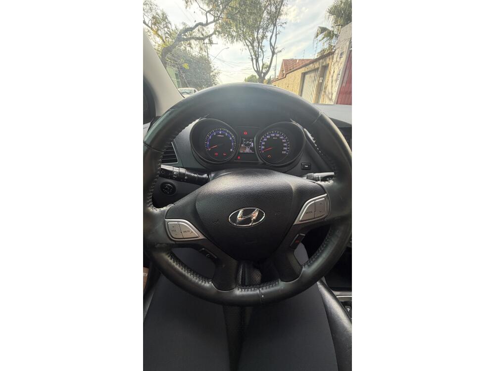 Hyundai HB20 S