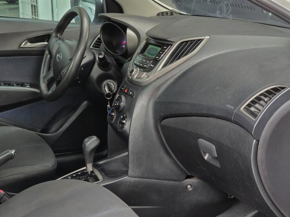 Hyundai HB20 S