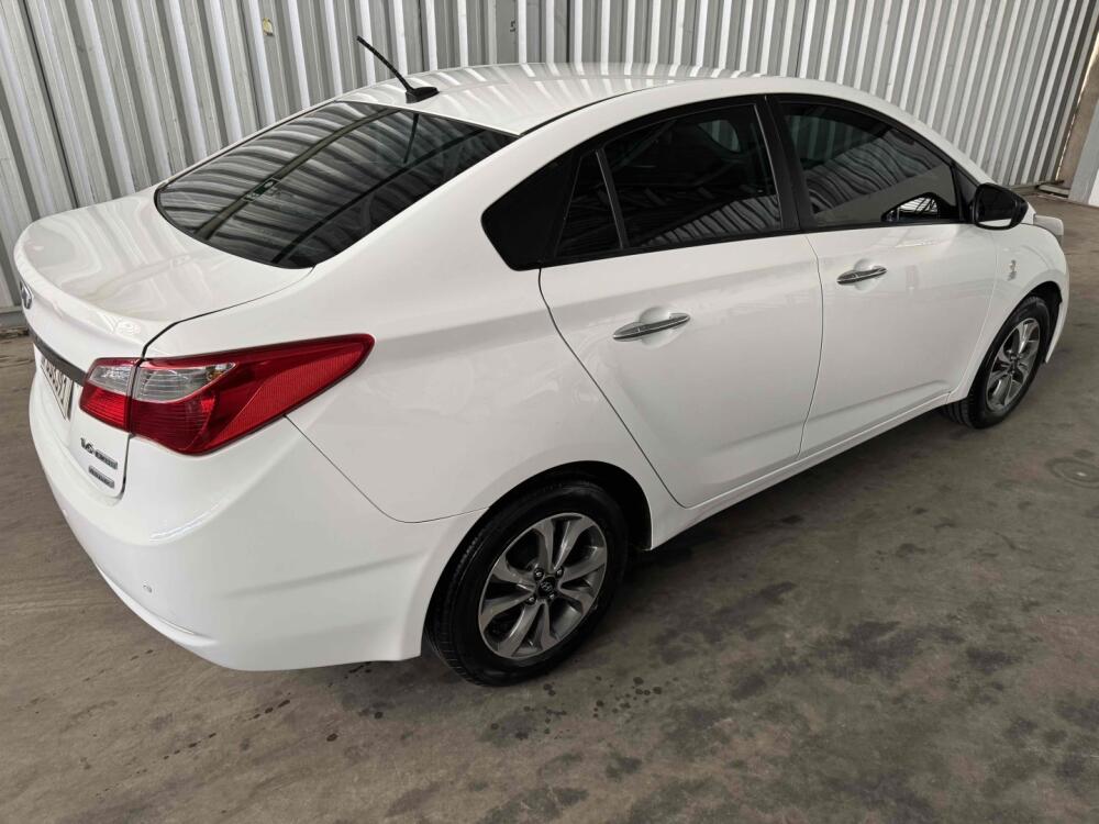 Hyundai HB20 S