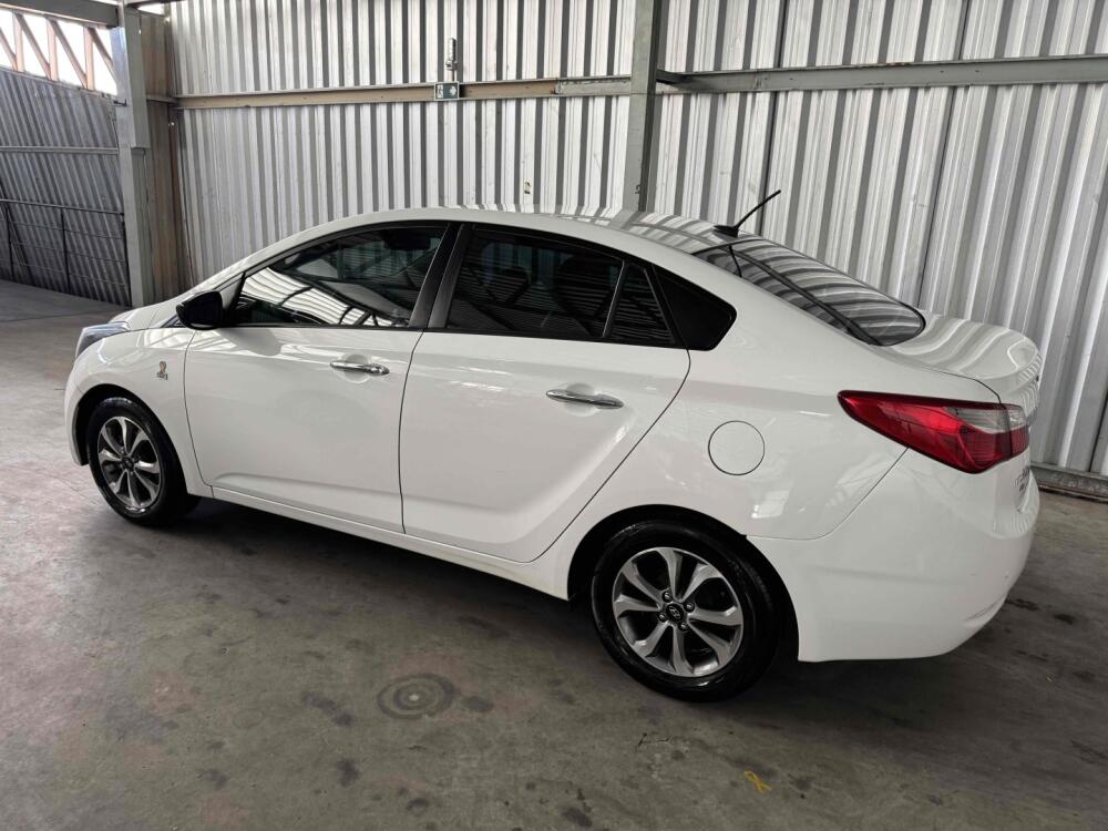Hyundai HB20 S