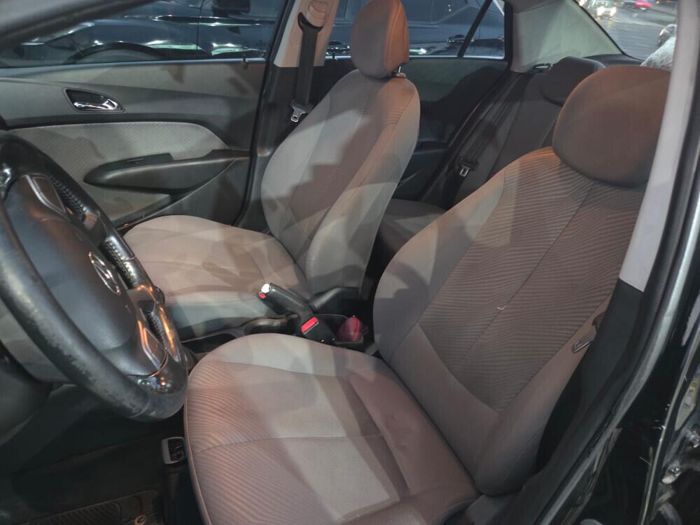 Hyundai HB20 S