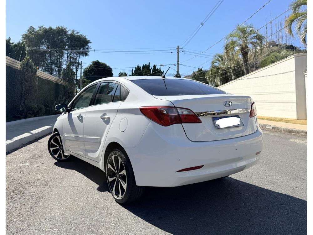 Hyundai HB20 S
