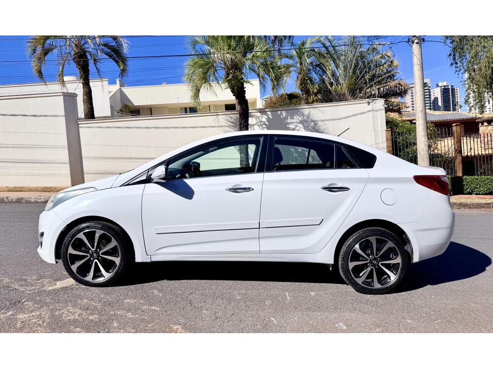 Hyundai HB20 S