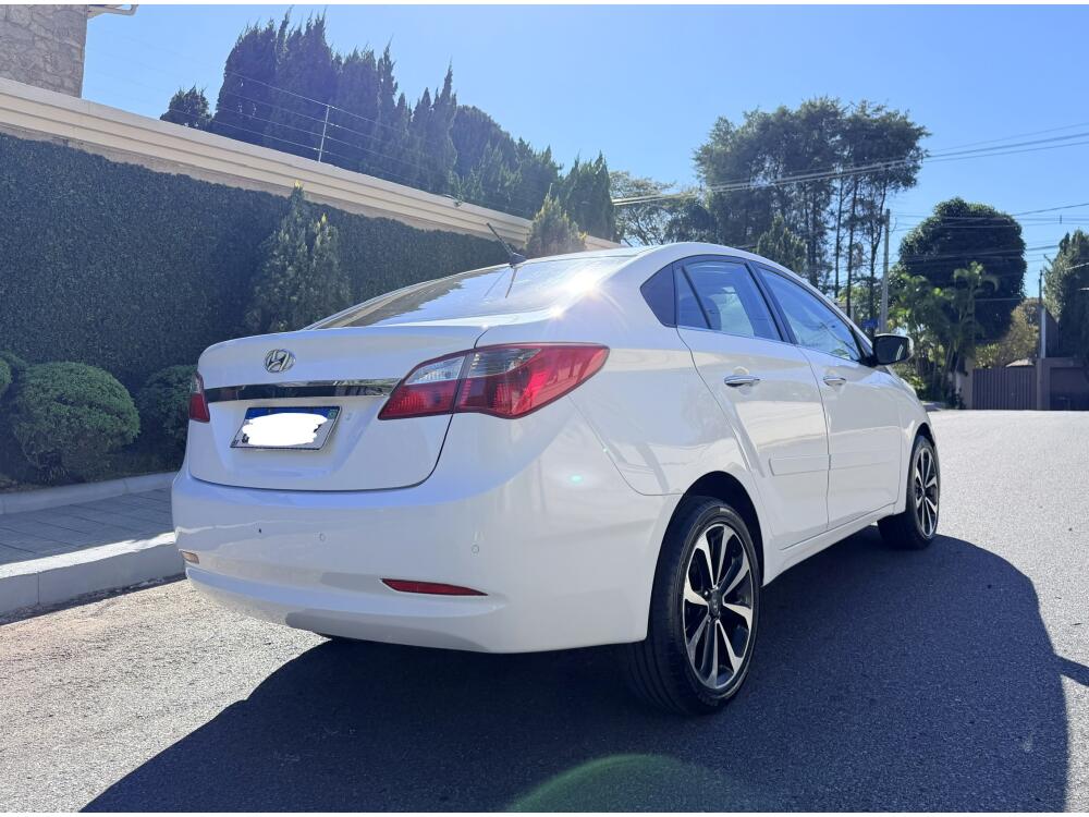 Hyundai HB20 S