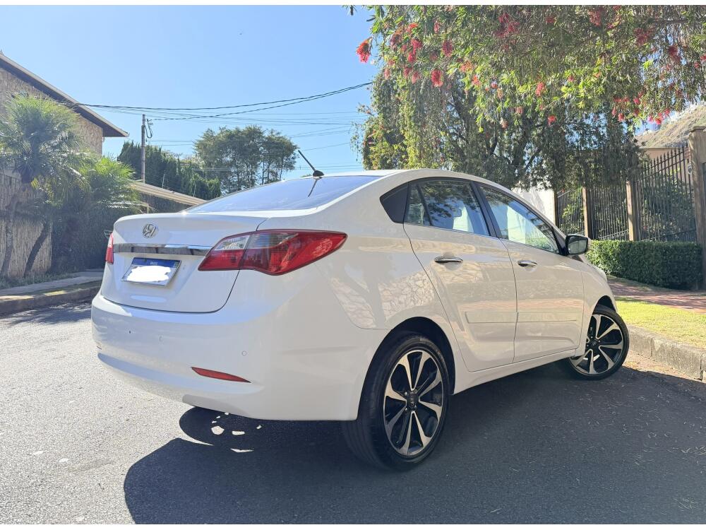 Hyundai HB20 S