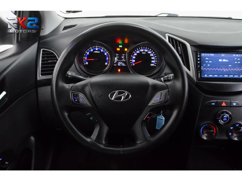 Hyundai HB20 S