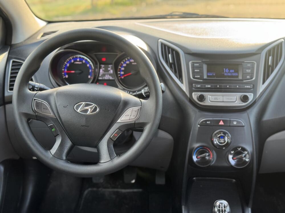 Hyundai HB20 S