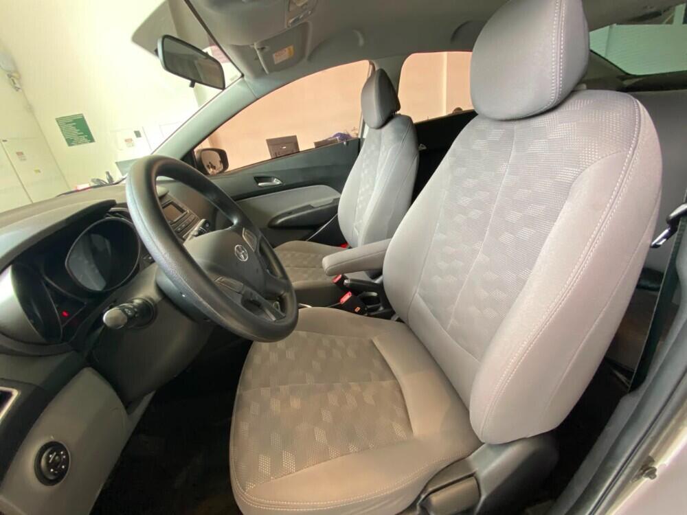 Hyundai HB20 S