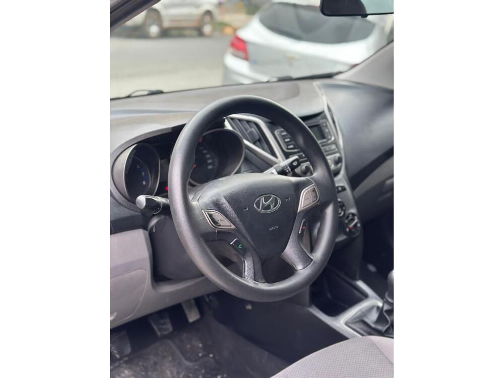 Hyundai HB20 S