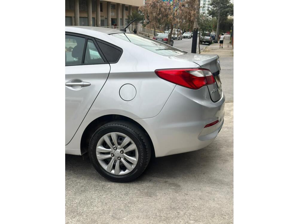 Hyundai HB20 S