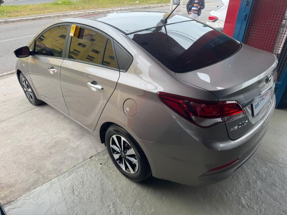 Hyundai HB20 S