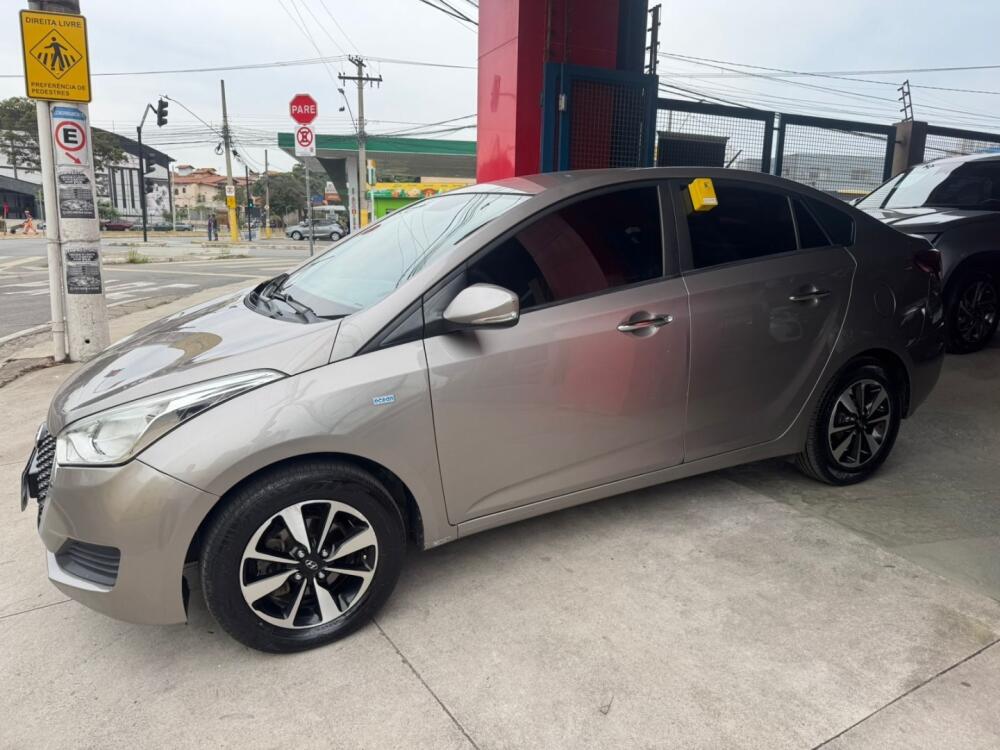 Hyundai HB20 S