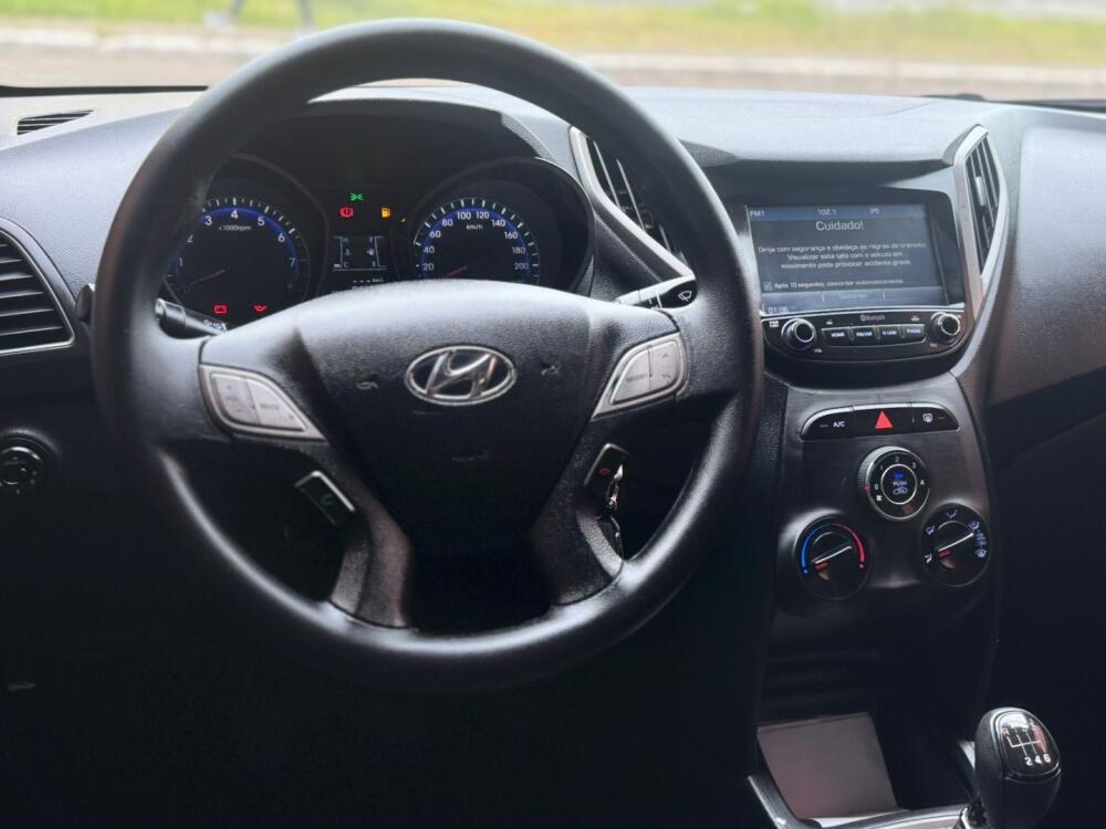 Hyundai HB20 S