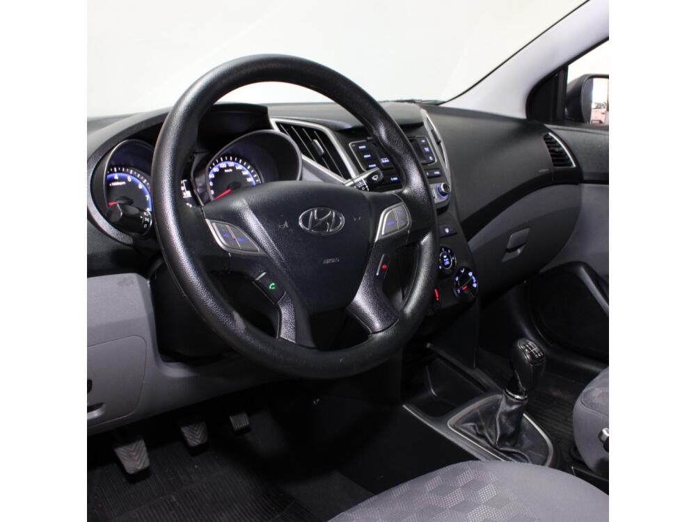 Hyundai HB20 S