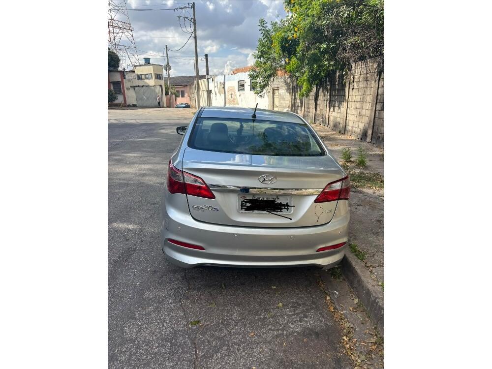 Hyundai HB20 S