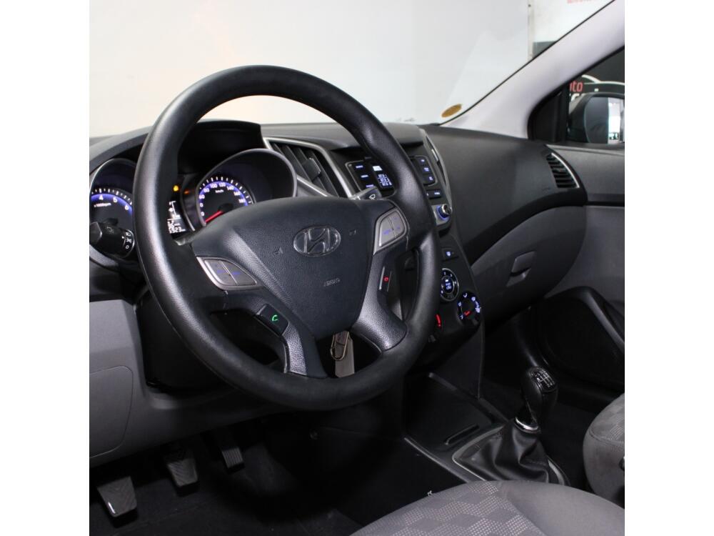 Hyundai HB20 S
