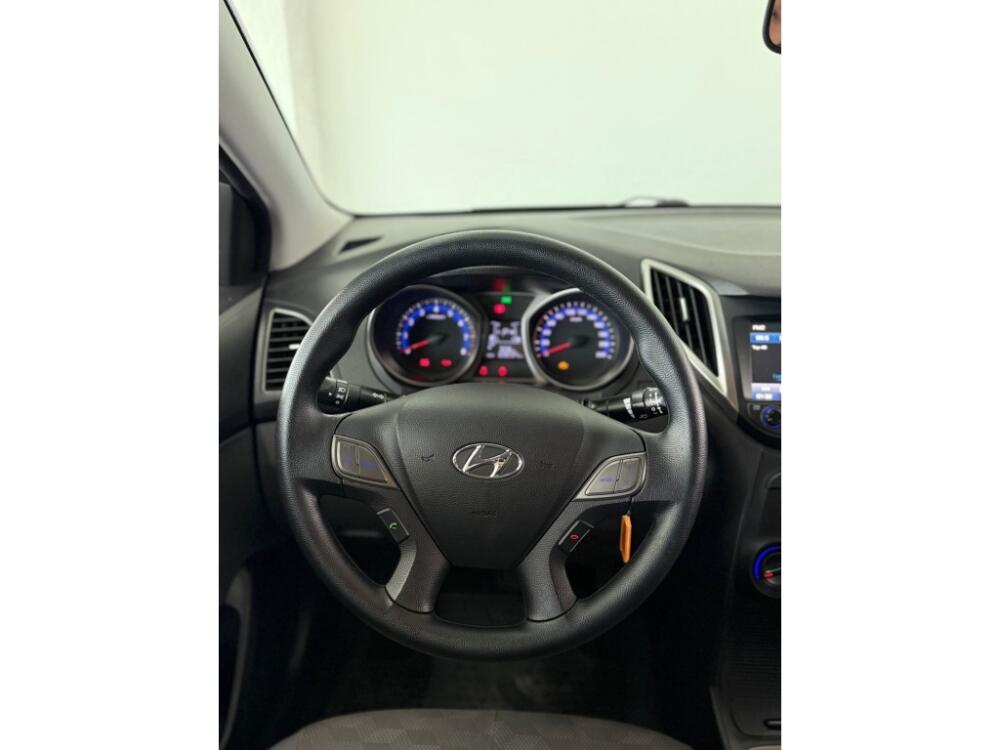 Hyundai HB20 S